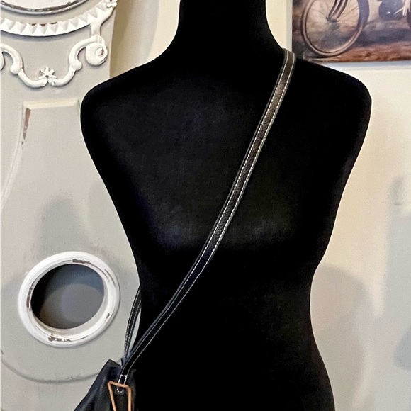 Top Grain Leather Boho Black Crossbody/Shoulder Drawstring Bucket Pouch Bag NWOT - Picture 6 of 12